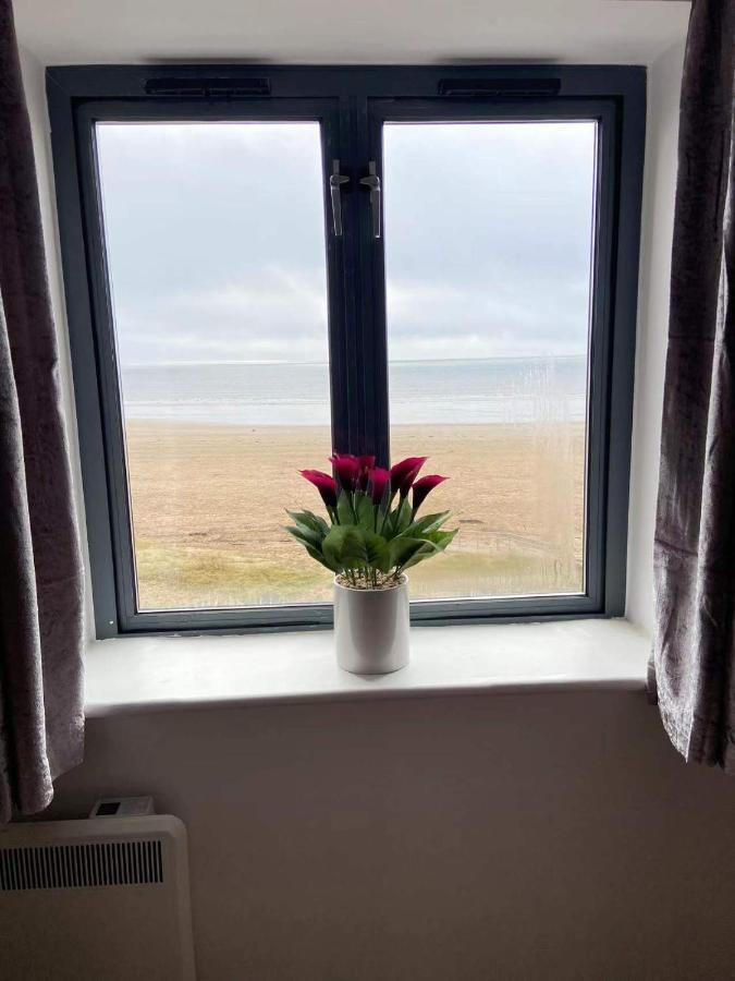 Beach Front Apt With Stunning Sea View Swansea Ngoại thất bức ảnh