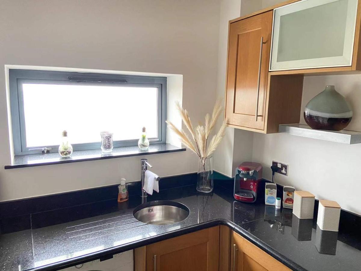 Beach Front Apt With Stunning Sea View Swansea Ngoại thất bức ảnh