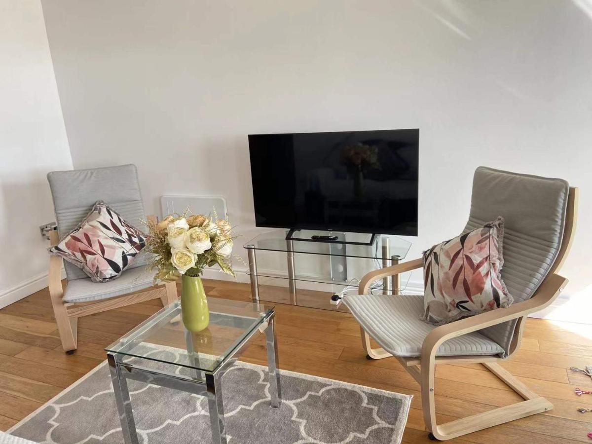 Beach Front Apt With Stunning Sea View Swansea Ngoại thất bức ảnh